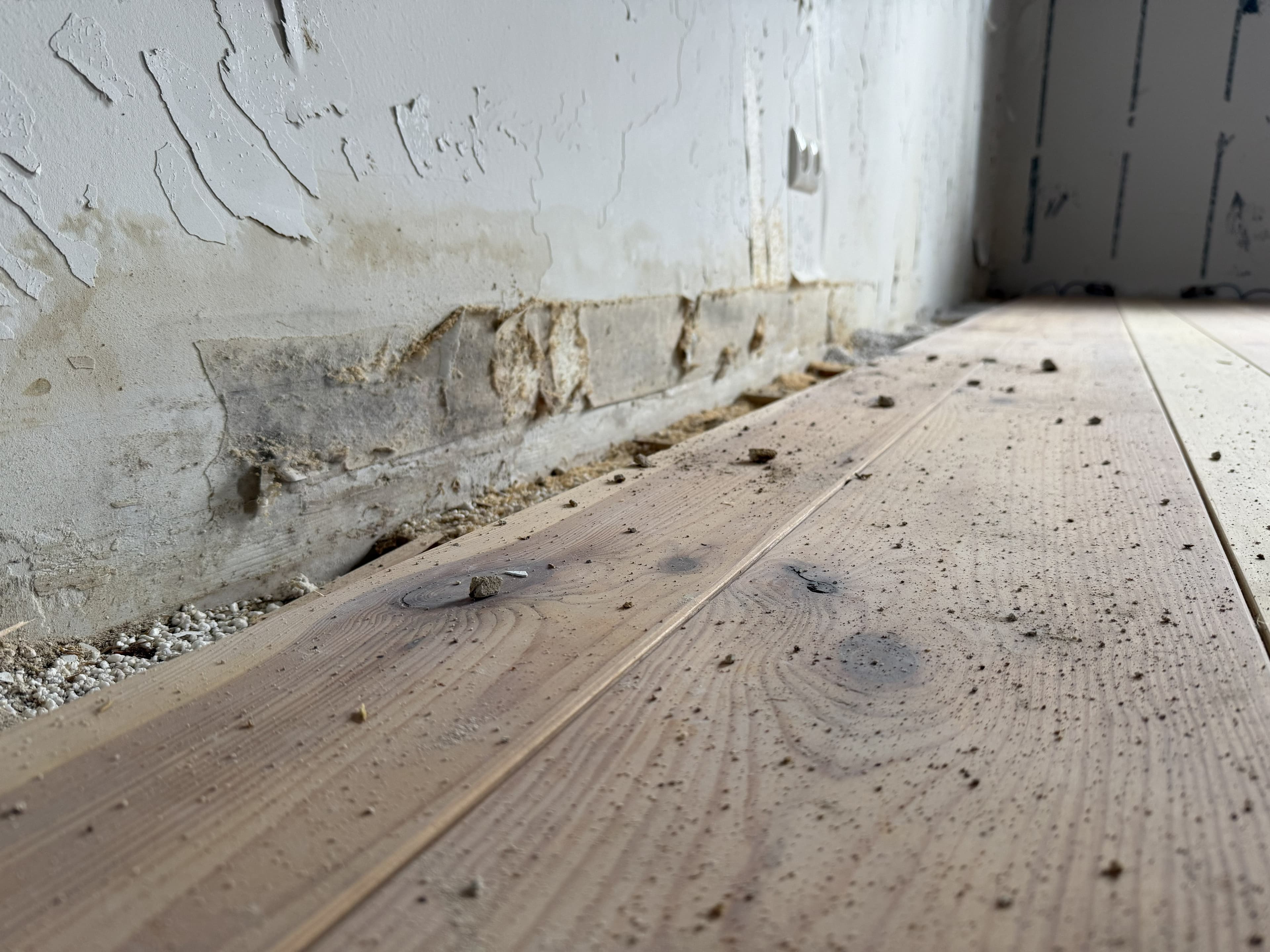 Abbrucharbeiten nach Wasserschaden – Professionelles Facility Management im Einsatz